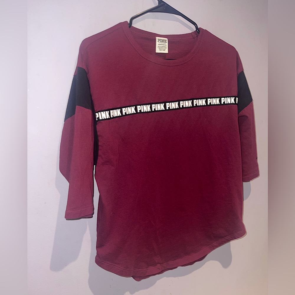 Women’s Victoria’s Secret PINK burgundy mid sleeved T, Size XS. Barely used♥️